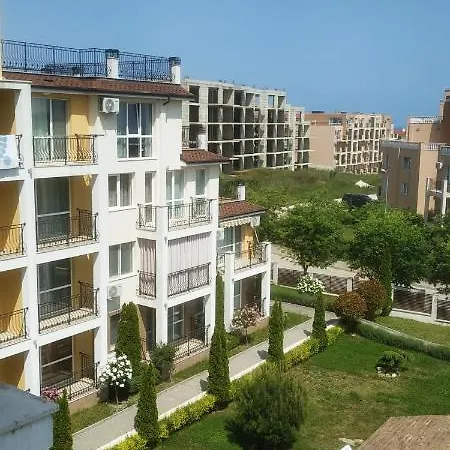 None Appartement *